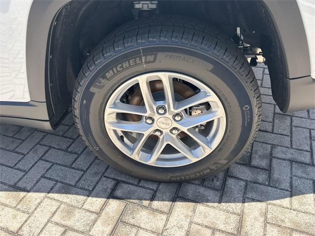 new 2025 Jeep Grand Cherokee car, priced at $38,099