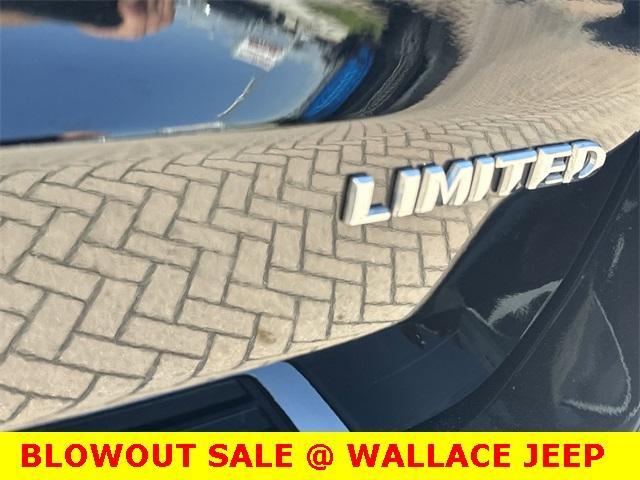 used 2021 Jeep Grand Cherokee car, priced at $25,900
