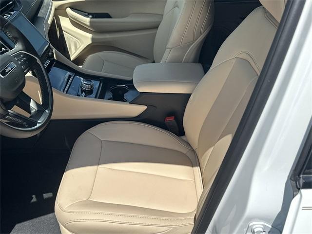 new 2025 Jeep Grand Cherokee L car, priced at $37,938