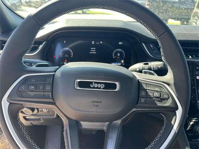 new 2025 Jeep Grand Cherokee car, priced at $33,820