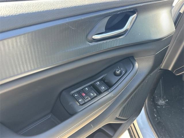new 2025 Jeep Grand Cherokee car, priced at $33,820