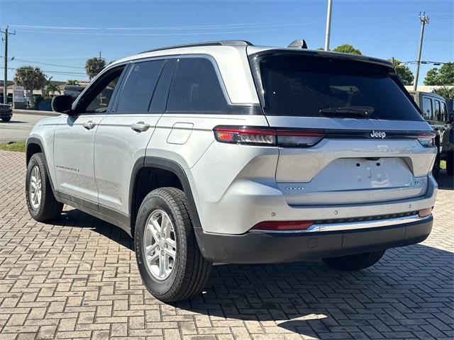 new 2025 Jeep Grand Cherokee car, priced at $33,820
