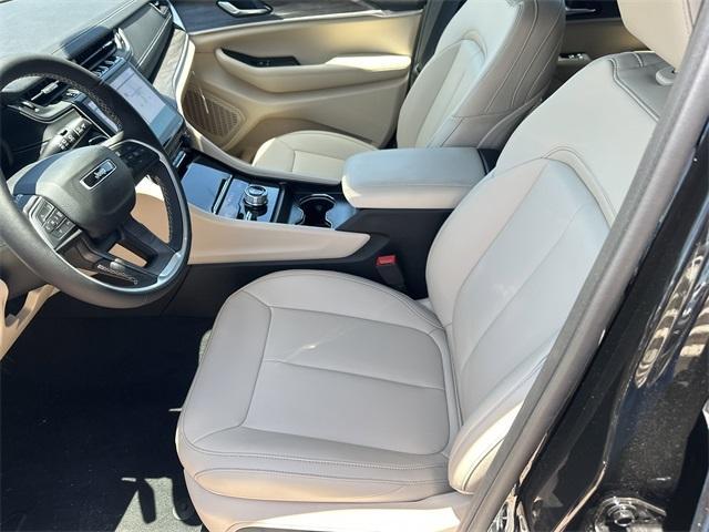 new 2025 Jeep Grand Cherokee L car, priced at $43,927