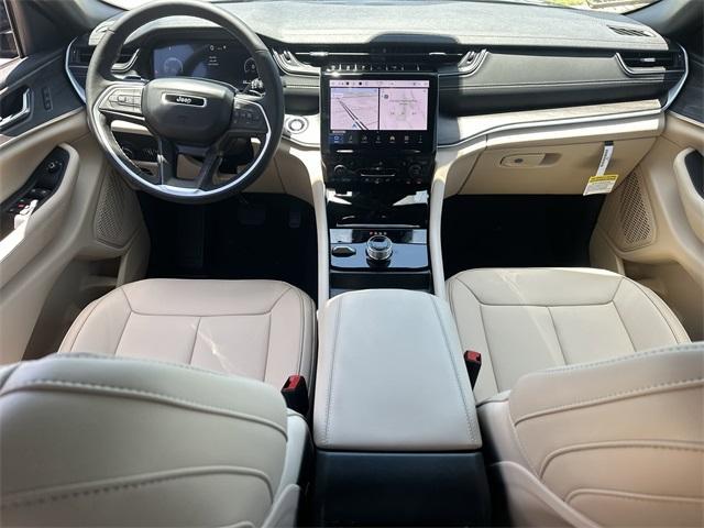 new 2025 Jeep Grand Cherokee L car, priced at $43,927