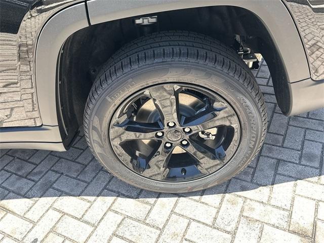new 2025 Jeep Grand Cherokee L car, priced at $43,927