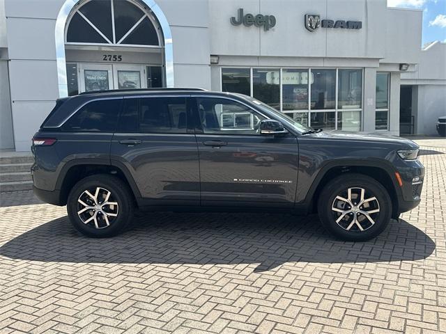 new 2025 Jeep Grand Cherokee car, priced at $44,214