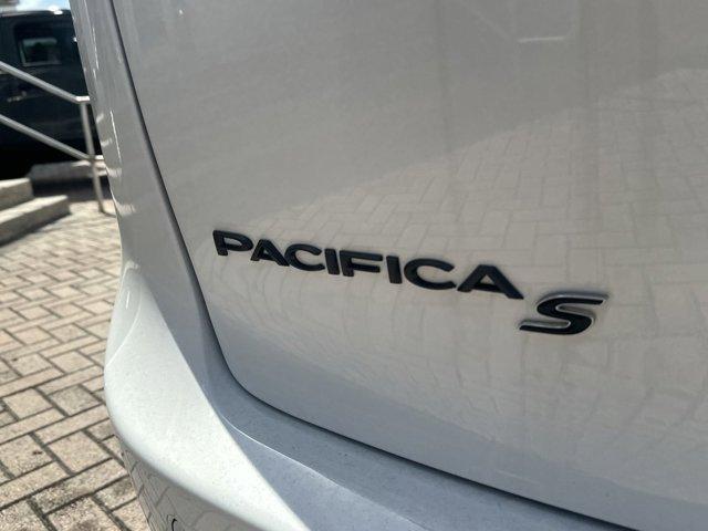 new 2024 Chrysler Pacifica car, priced at $41,697