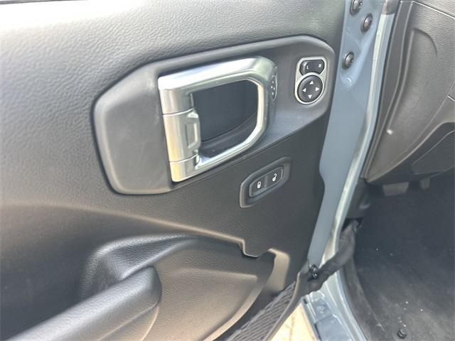 new 2025 Jeep Wrangler car, priced at $45,718