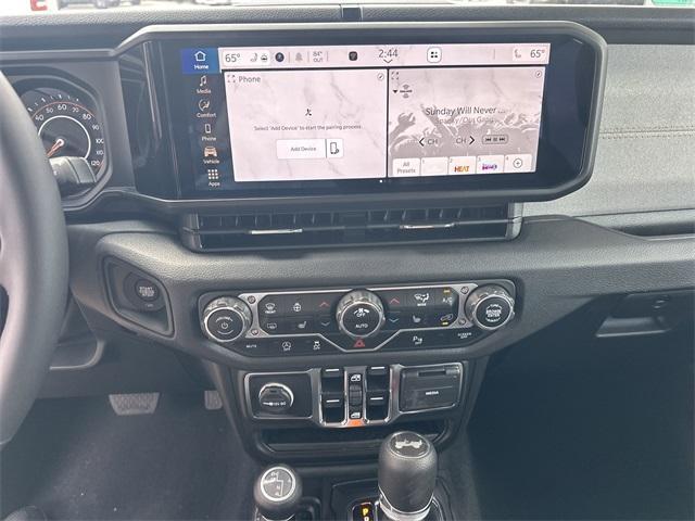 new 2025 Jeep Wrangler car, priced at $45,718