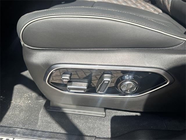 new 2025 Jeep Grand Cherokee L car, priced at $56,318