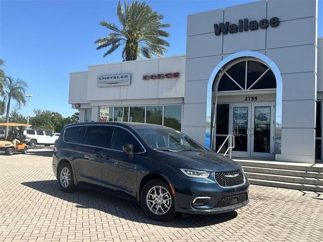 new 2025 Chrysler Pacifica car, priced at $41,674