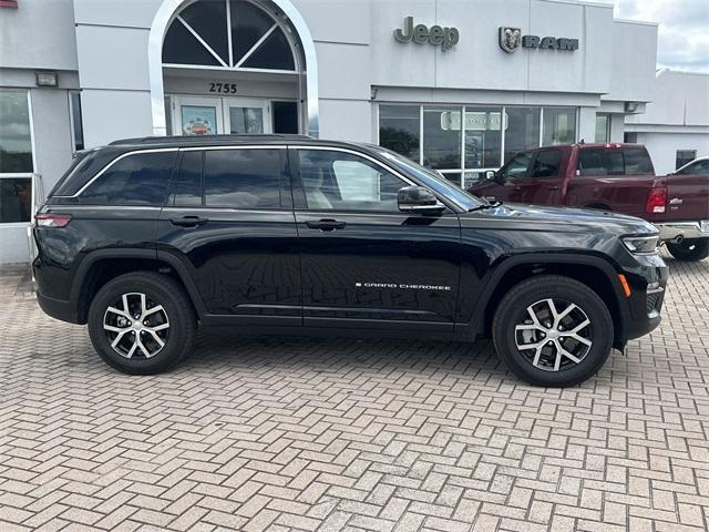 new 2025 Jeep Grand Cherokee car, priced at $40,216