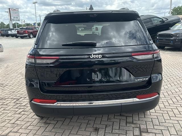 new 2025 Jeep Grand Cherokee car, priced at $40,216