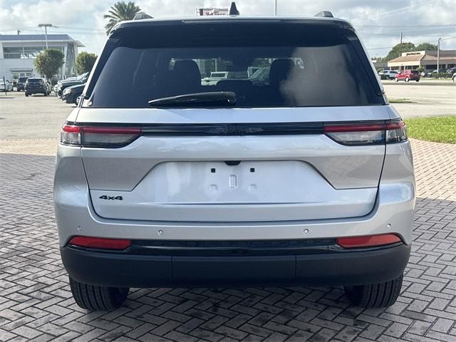 new 2025 Jeep Grand Cherokee car, priced at $40,643