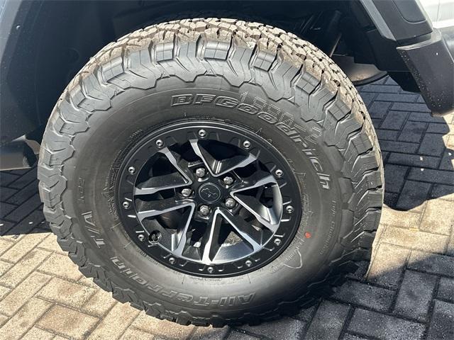 new 2025 Jeep Wrangler car, priced at $49,816
