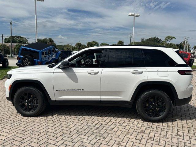 new 2024 Jeep Grand Cherokee car, priced at $34,276