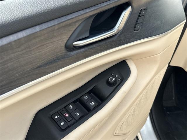 new 2025 Jeep Grand Cherokee L car, priced at $40,827