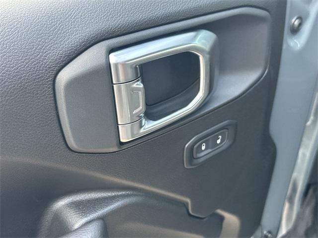 new 2025 Jeep Wrangler car, priced at $31,083