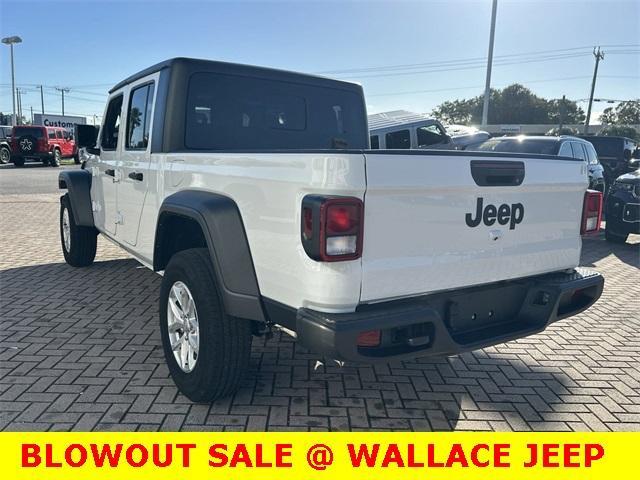 used 2023 Jeep Gladiator car, priced at $31,420