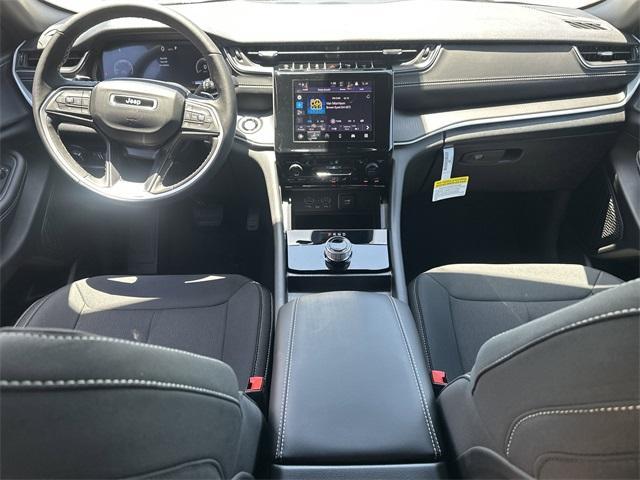 new 2025 Jeep Grand Cherokee car, priced at $36,885