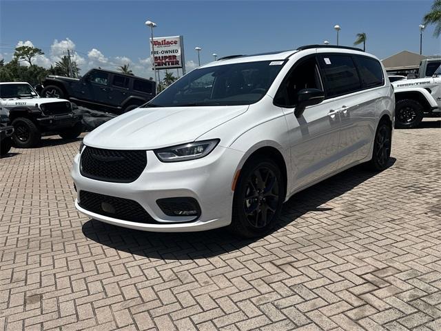 new 2025 Chrysler Pacifica car, priced at $49,854