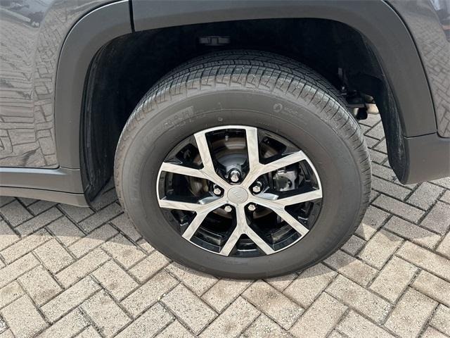 new 2025 Jeep Grand Cherokee car, priced at $37,714