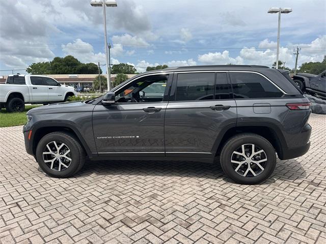 new 2025 Jeep Grand Cherokee car, priced at $37,714