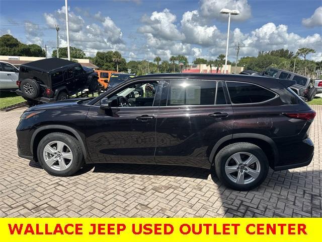 used 2022 Toyota Highlander car, priced at $28,500