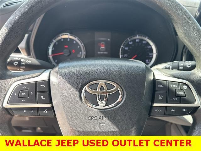 used 2022 Toyota Highlander car, priced at $28,500