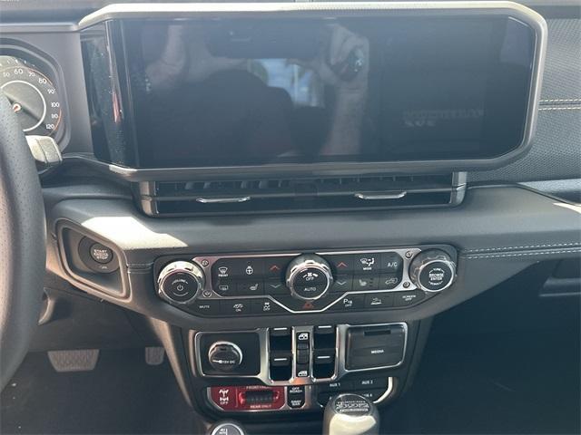 new 2025 Jeep Wrangler car, priced at $98,918