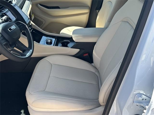 new 2025 Jeep Grand Cherokee L car, priced at $41,528