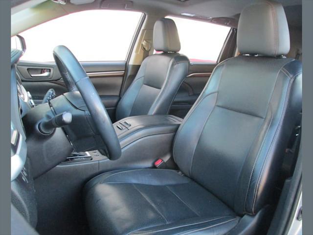 used 2015 Toyota Highlander car, priced at $17,695