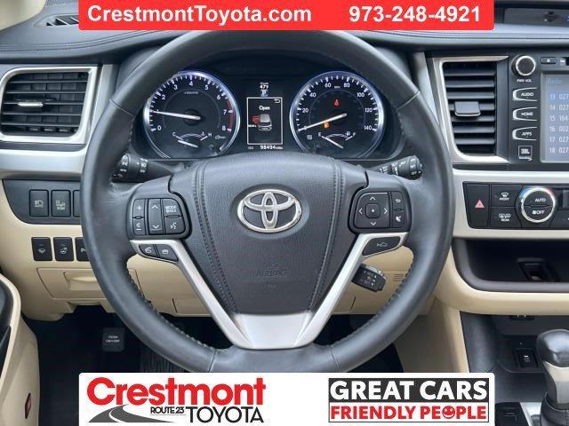 used 2014 Toyota Highlander car, priced at $21,587