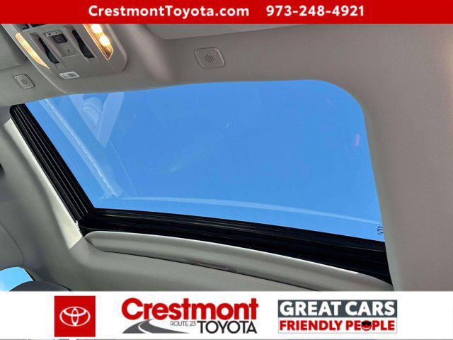 used 2025 Toyota Highlander car, priced at $43,988