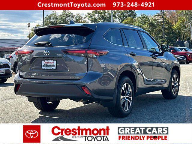 used 2025 Toyota Highlander car, priced at $43,988