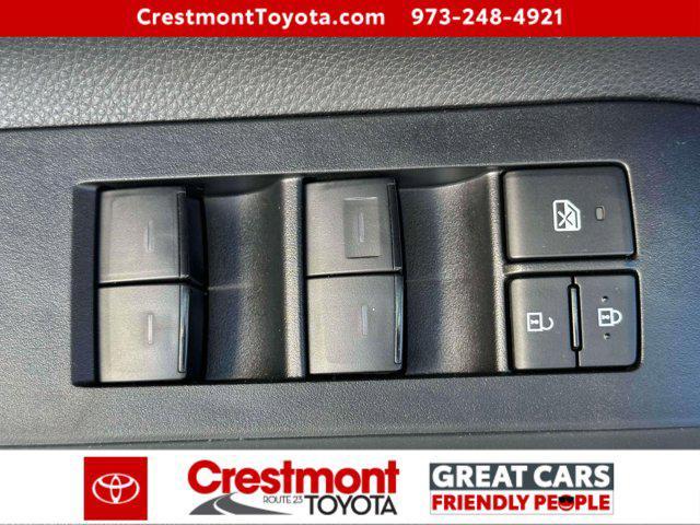 used 2025 Toyota Highlander car, priced at $43,988