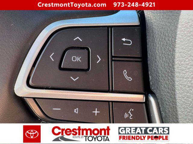 used 2025 Toyota Highlander car, priced at $43,988