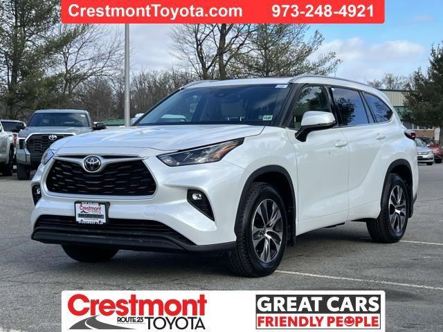 used 2022 Toyota Highlander car, priced at $36,488