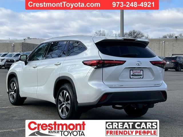 used 2022 Toyota Highlander car, priced at $36,488