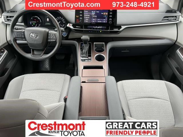 used 2024 Toyota Sienna car, priced at $43,988