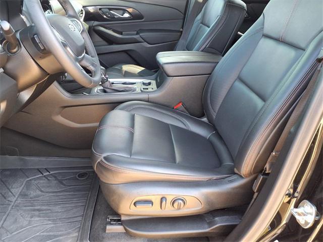 used 2023 Chevrolet Traverse car, priced at $38,574