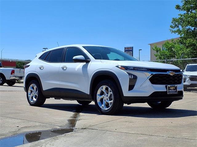 used 2025 Chevrolet Trax car, priced at $26,171