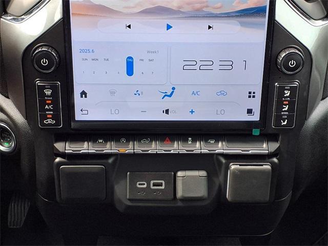 new 2025 Chevrolet Silverado 1500 car, priced at $46,920