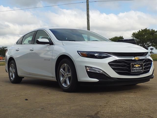 new 2025 Chevrolet Malibu car, priced at $26,995