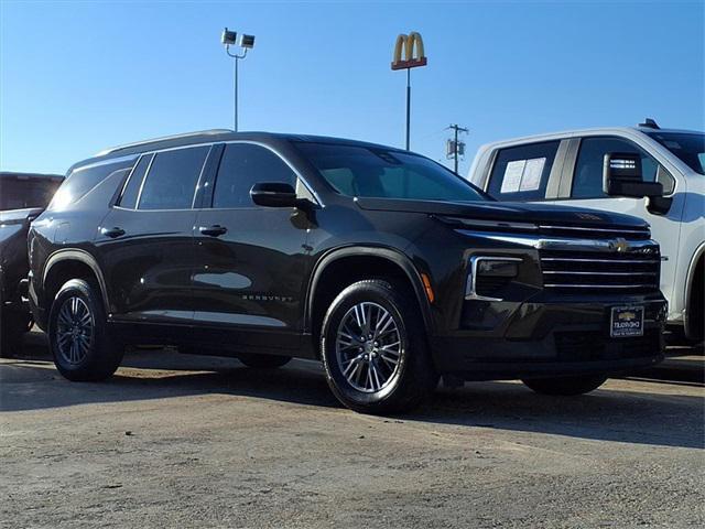 used 2024 Chevrolet Traverse car, priced at $38,174