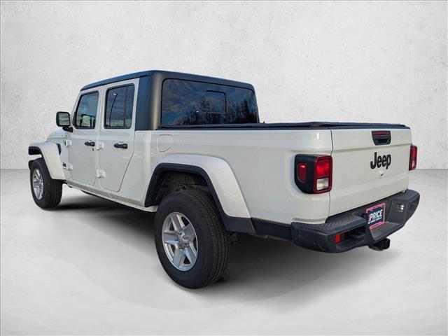 used 2022 Jeep Gladiator car, priced at $31,857