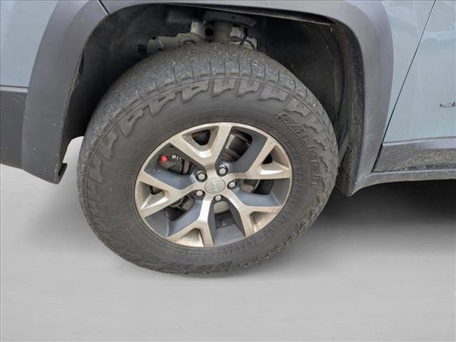 used 2014 Jeep Cherokee car, priced at $8,499