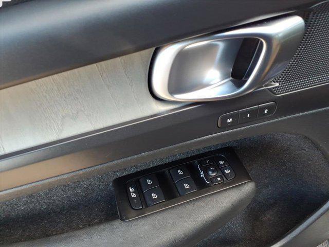 used 2021 Volvo XC40 car, priced at $19,916