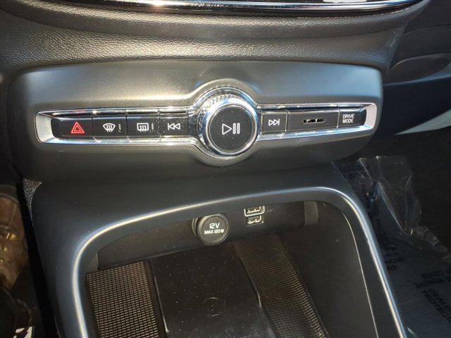 used 2021 Volvo XC40 car, priced at $19,916
