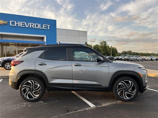 new 2025 Chevrolet TrailBlazer car, priced at $28,430